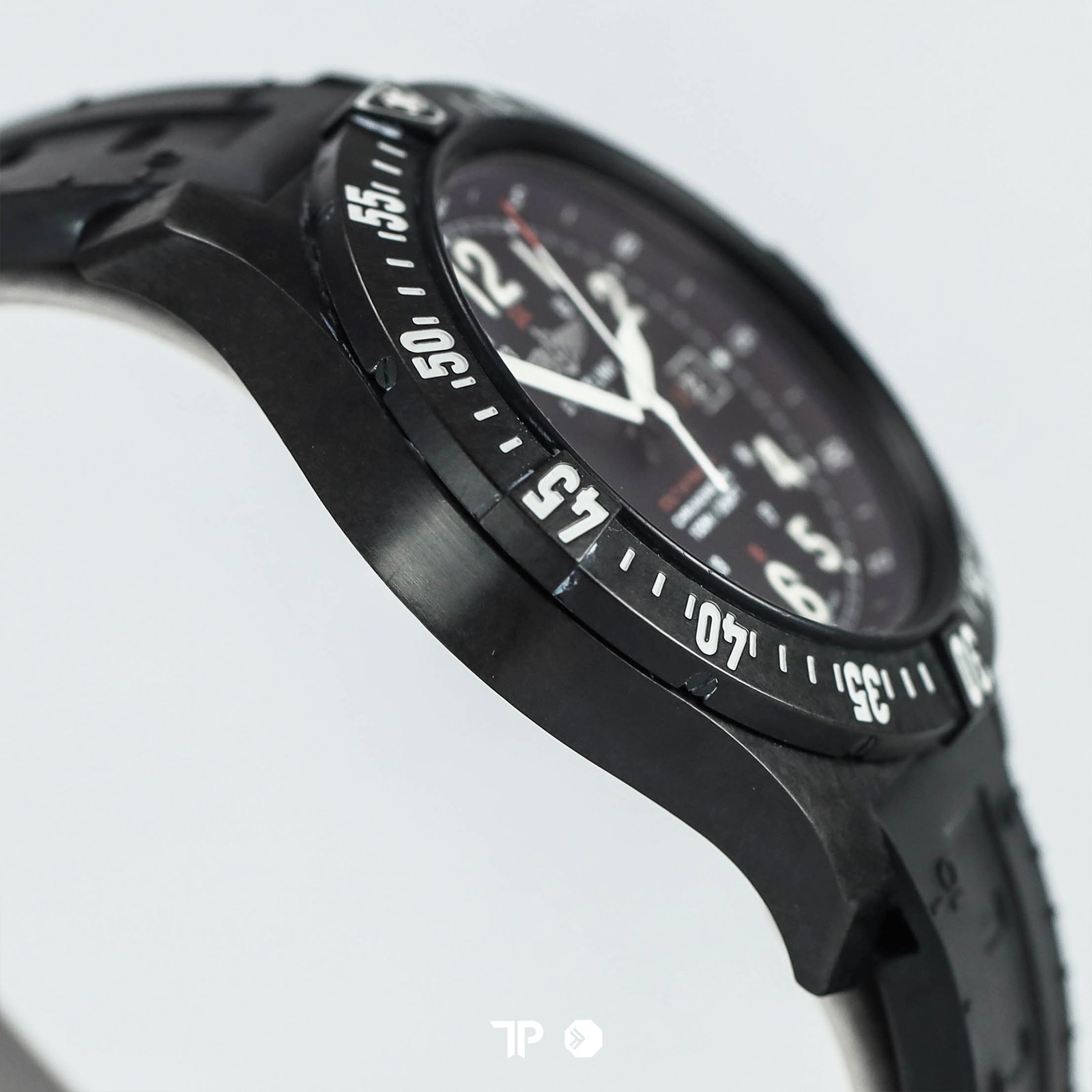 <span style="display:none;">Breitling</span> Colt Skyracer Black Dial 45mm (2017) - Image 3