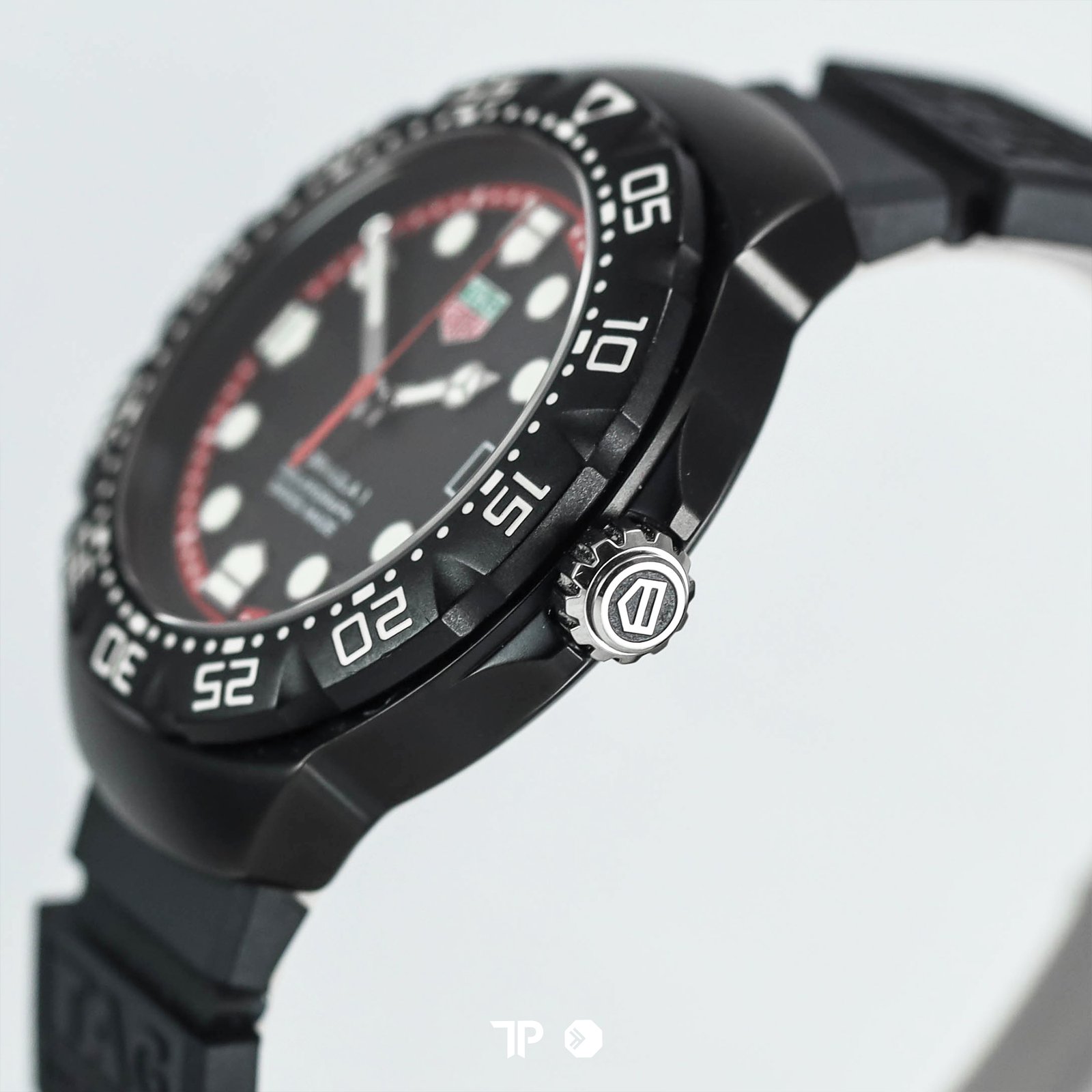 <span style="display:none;">TAG Heuer</span> Formula 1 Solargraph Black Red DLC Rubber 38mm (2025) - Image 4