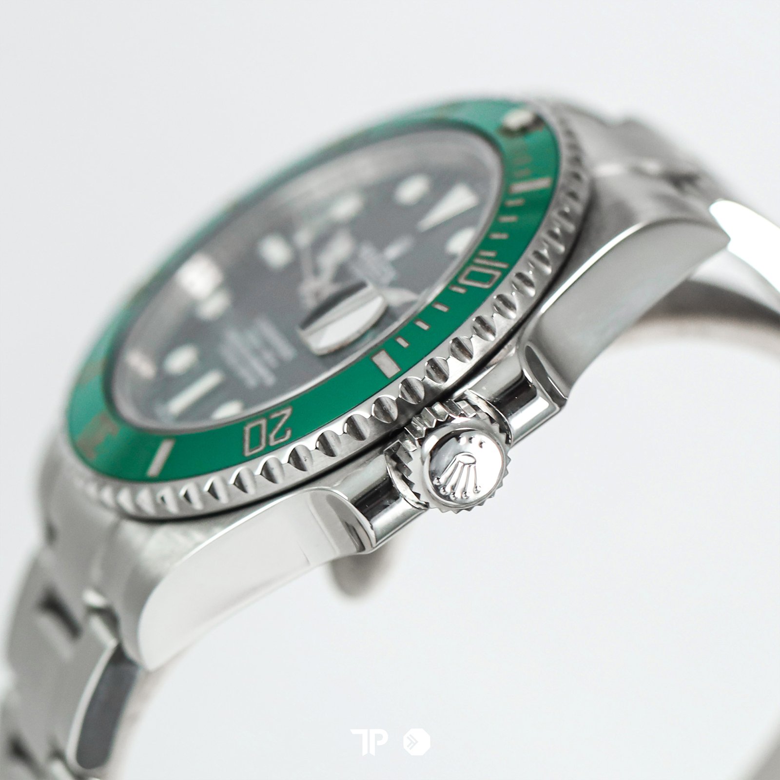 <span style="display:none;">Rolex</span> Submariner Green Ceramic "Hulk" 40mm (2014) - Image 4